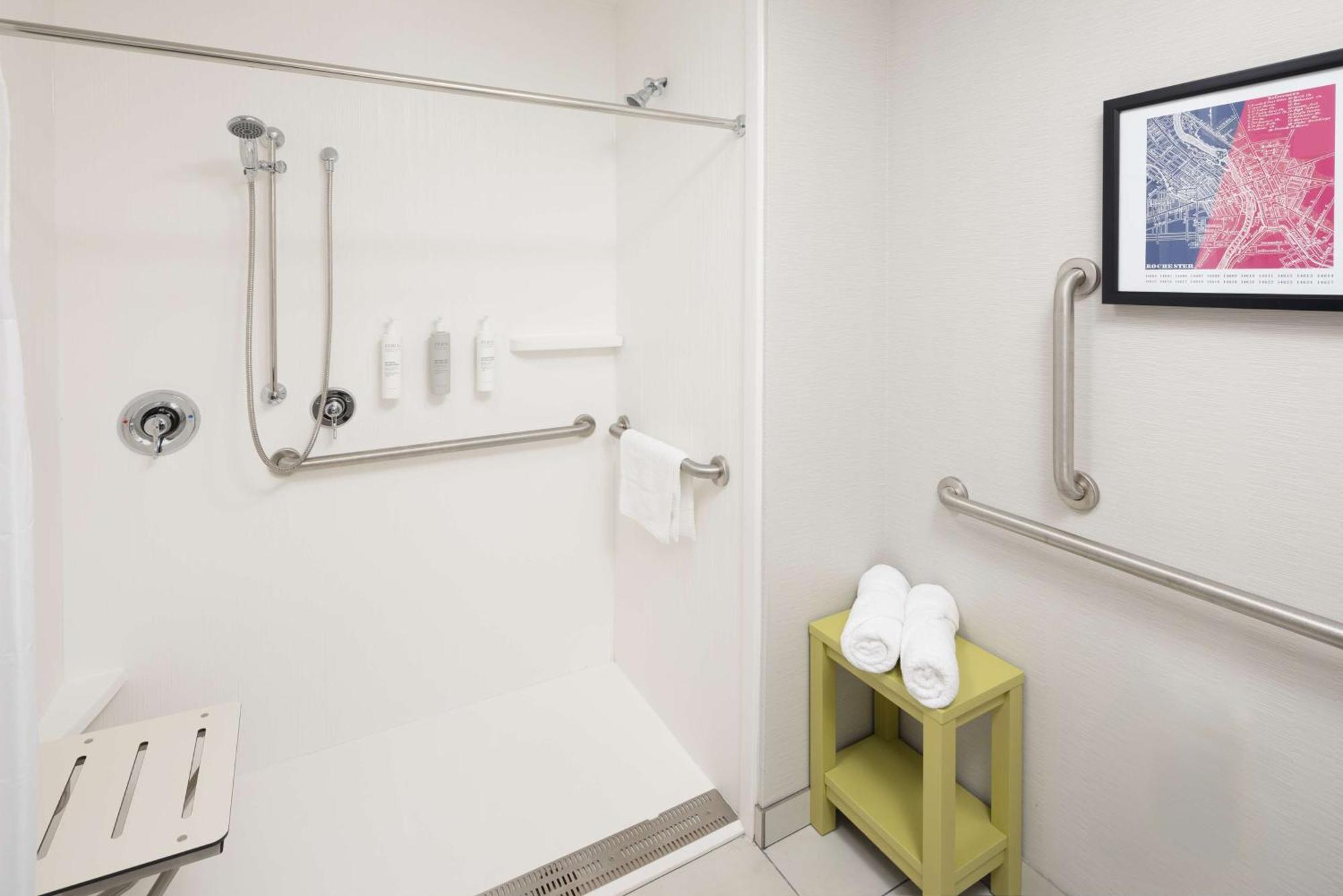 Hampton Inn & Suites Rochester Downtown Экстерьер фото