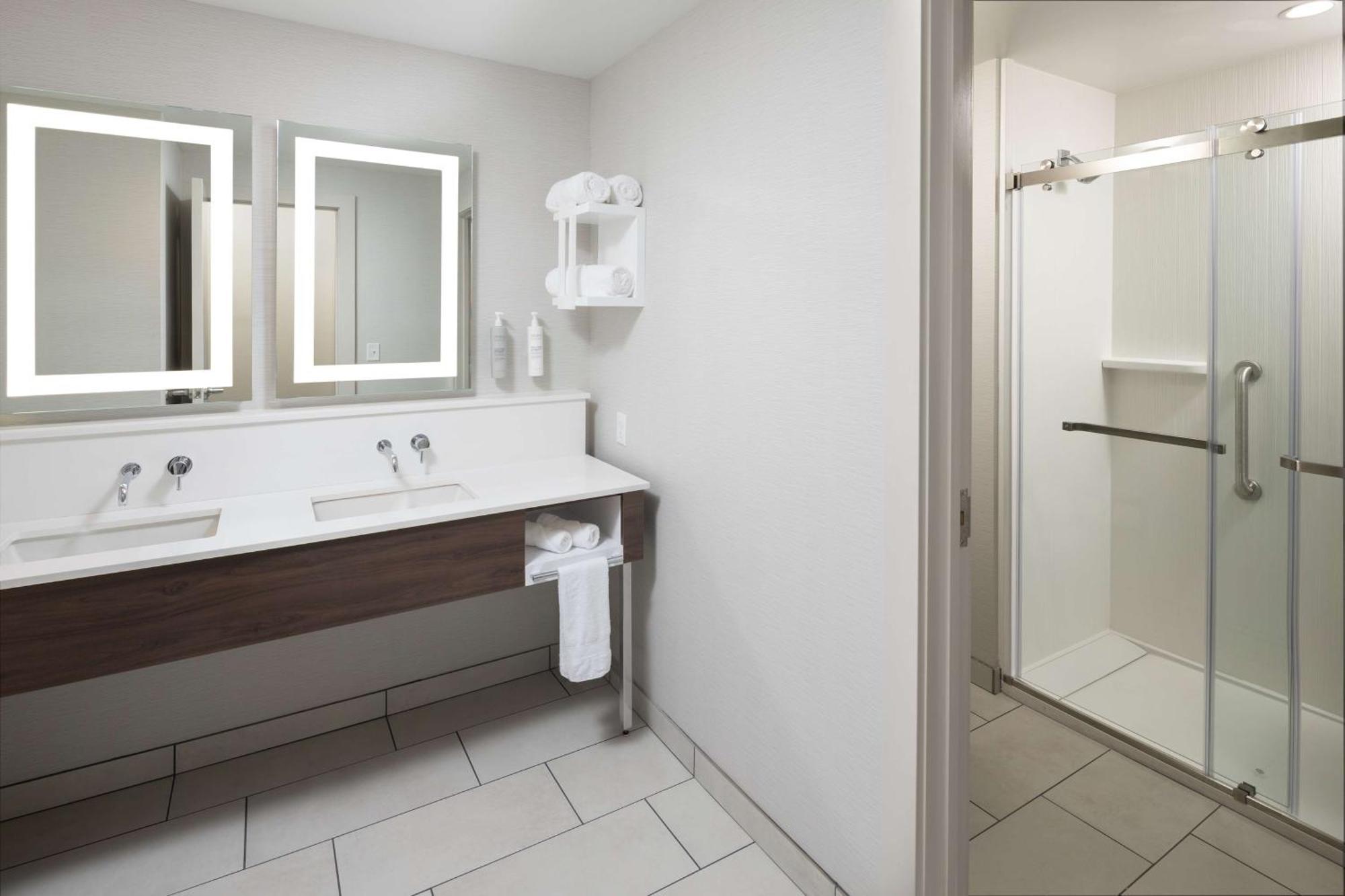 Hampton Inn & Suites Rochester Downtown Экстерьер фото