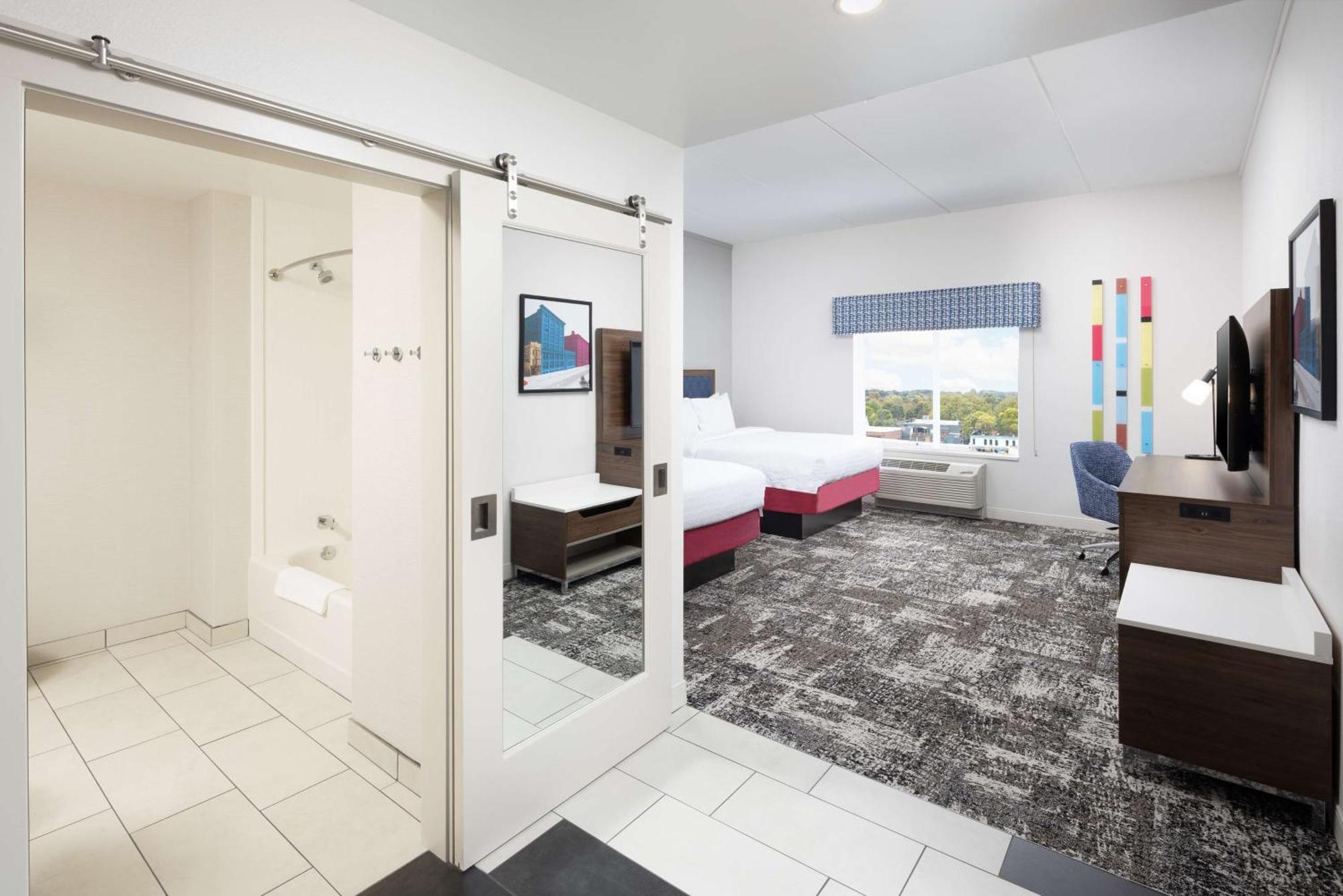 Hampton Inn & Suites Rochester Downtown Экстерьер фото