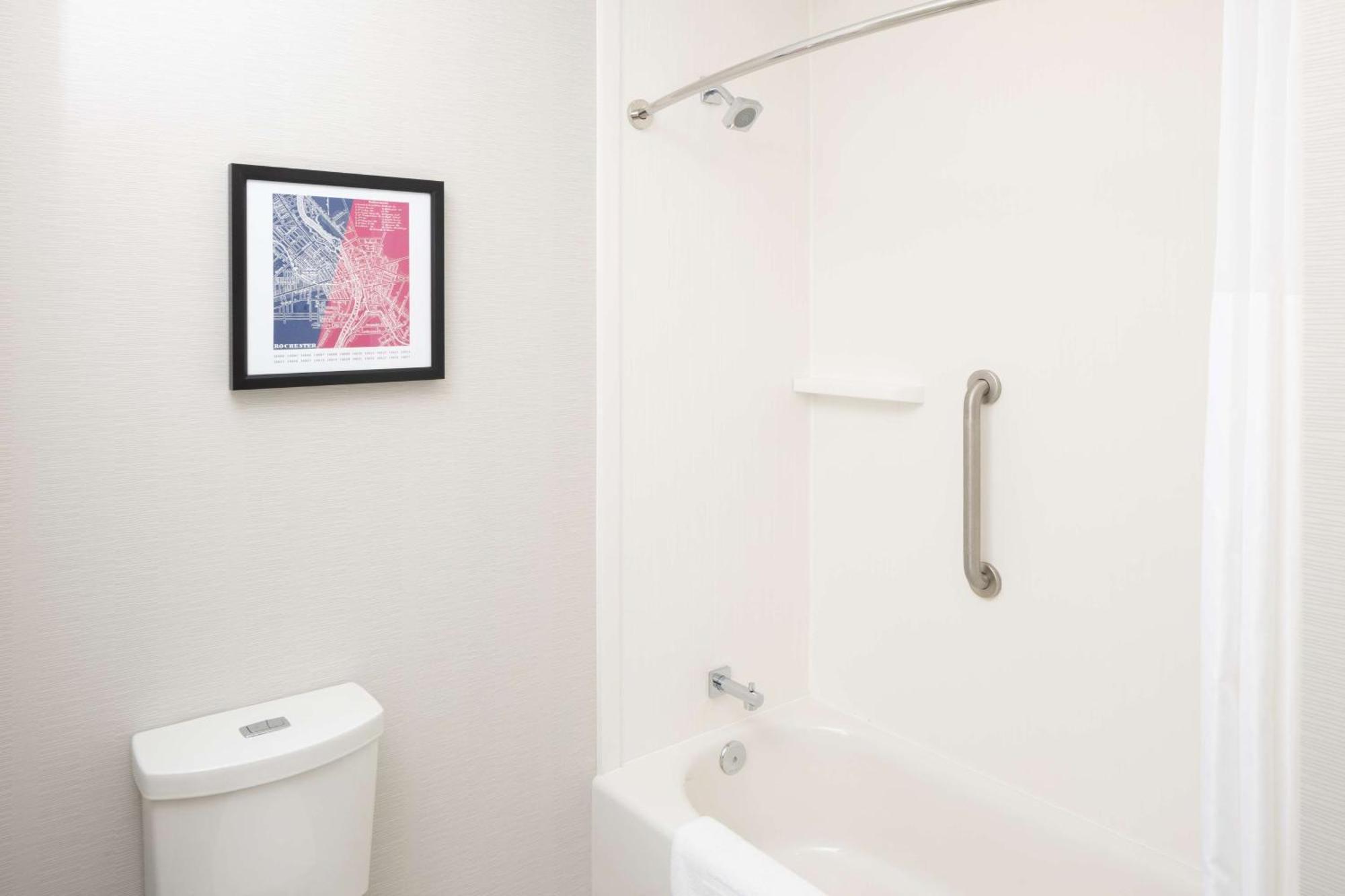 Hampton Inn & Suites Rochester Downtown Экстерьер фото