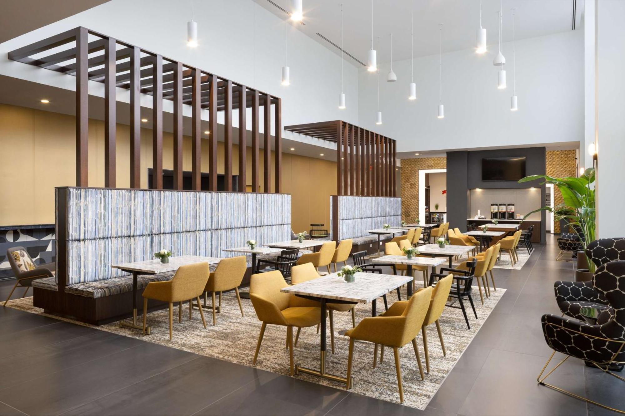Hampton Inn & Suites Rochester Downtown Экстерьер фото