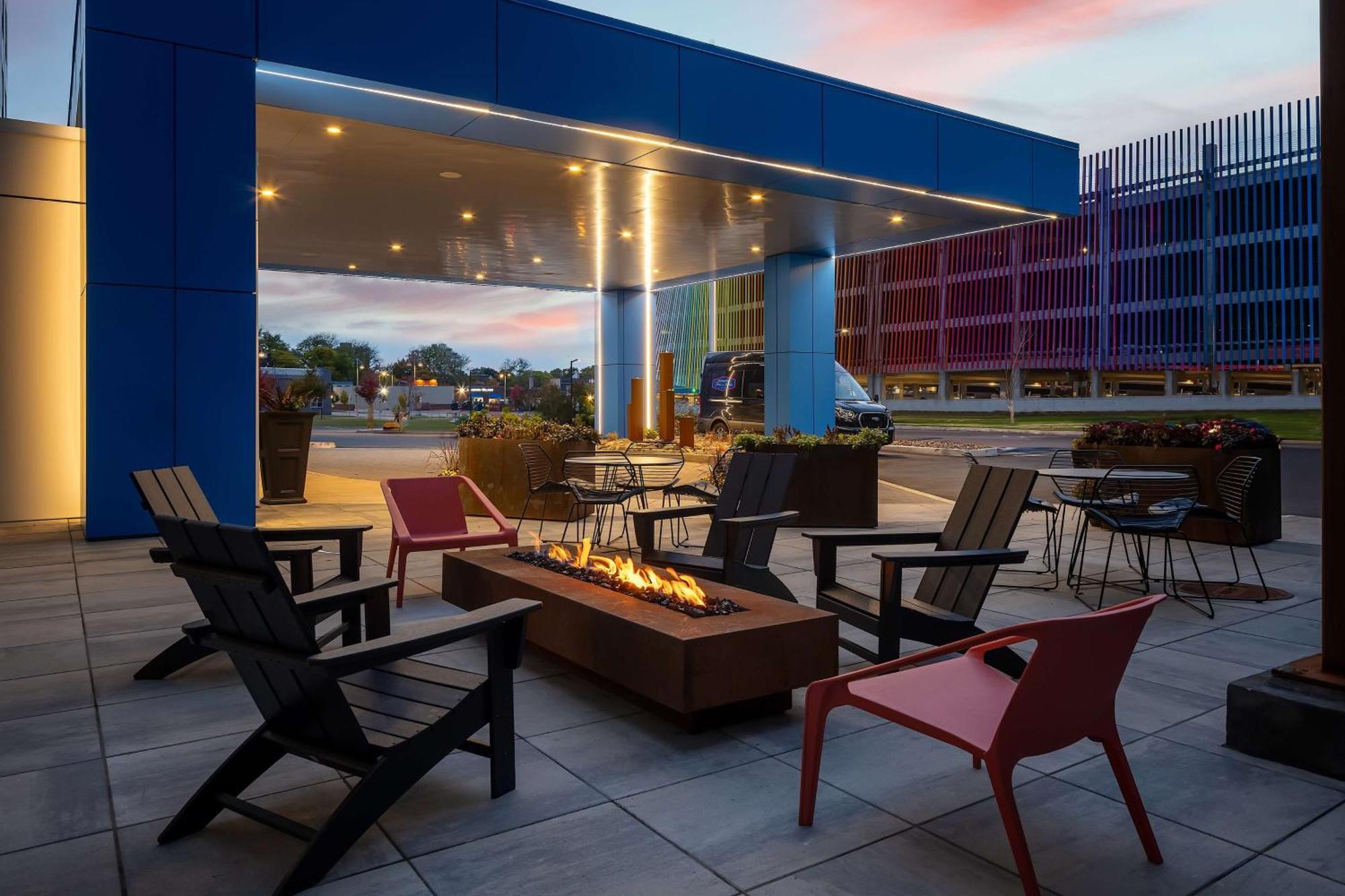 Hampton Inn & Suites Rochester Downtown Экстерьер фото