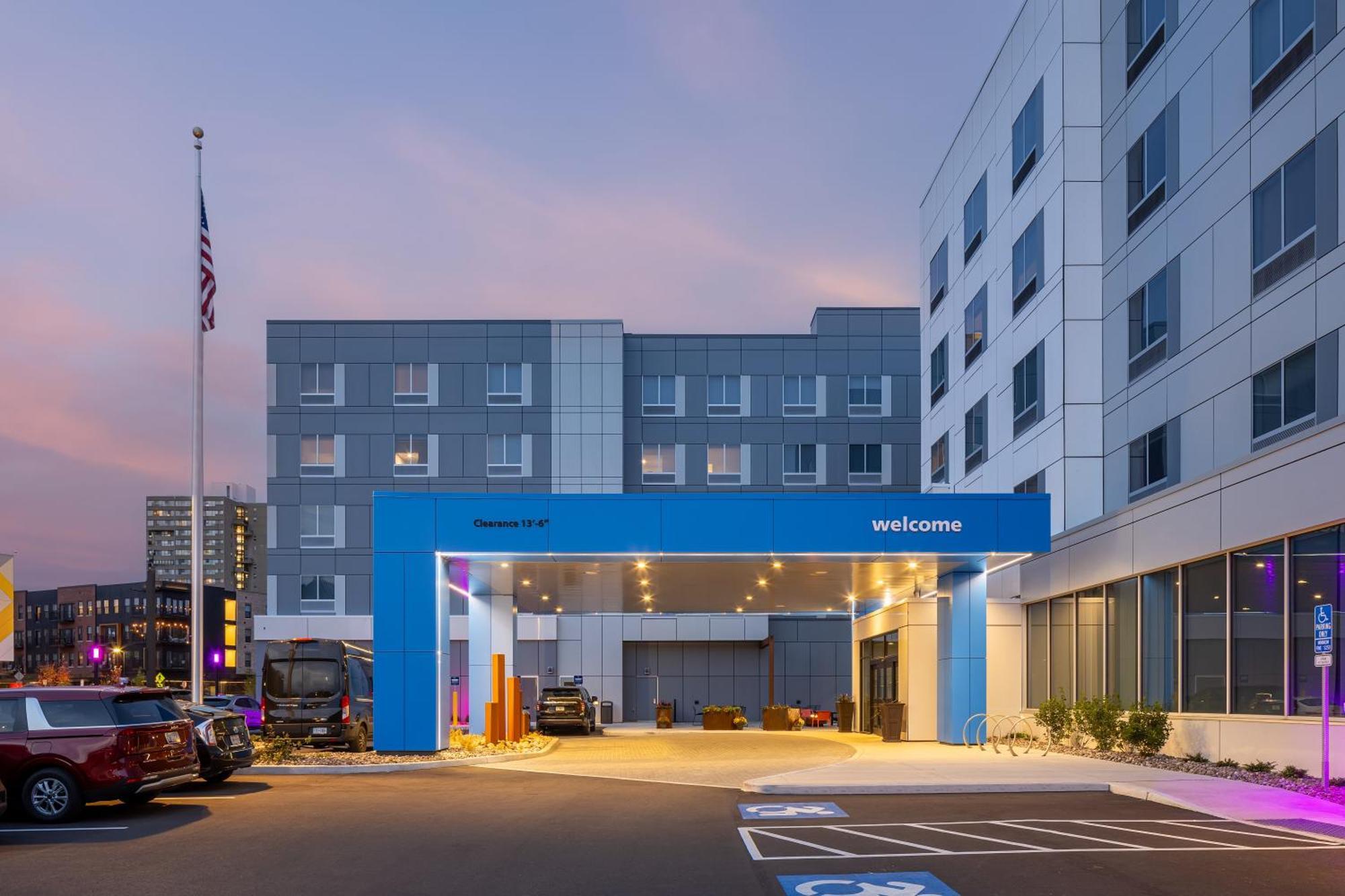 Hampton Inn & Suites Rochester Downtown Экстерьер фото